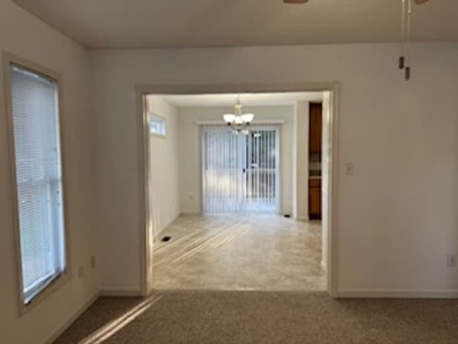 Building Photo - 73 Trimmer Trail