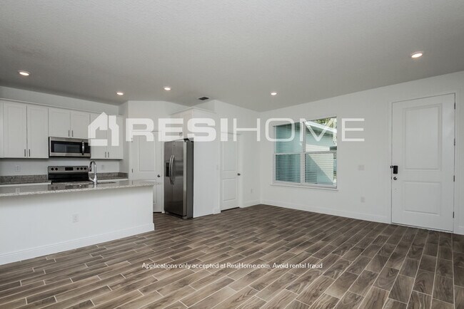 Building Photo - HOME FOR RENT!