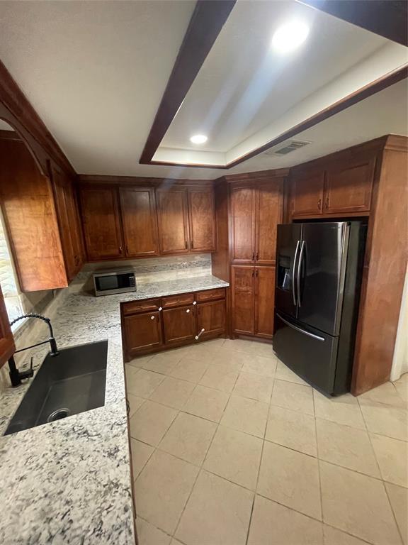 Building Photo - 7811 Echo Brook Dr