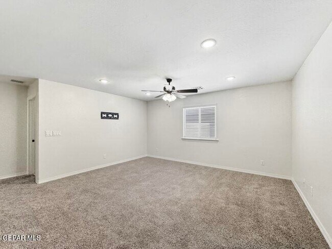Building Photo - 12583 Clocker Dr