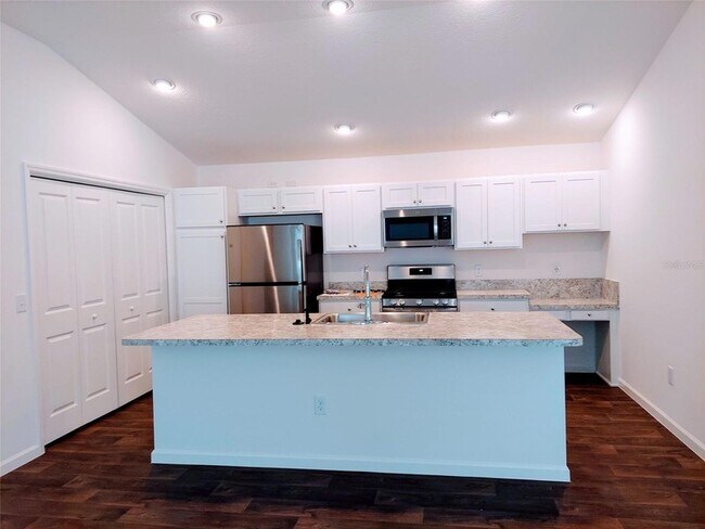 Building Photo - 3263 Sherfinski Ave