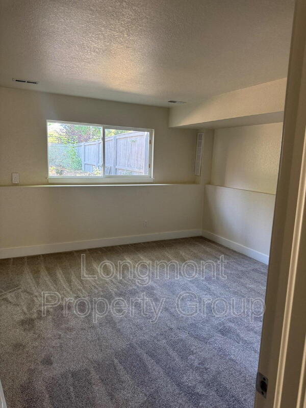 Building Photo - 719 Thornwood Way
