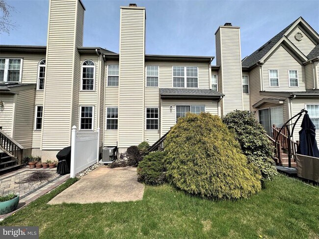 Building Photo - 202 Shannon Ct