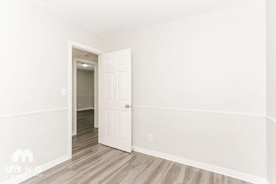 Building Photo - 6824 Gaillardia Rd S