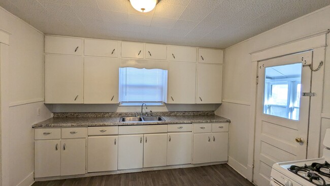 Building Photo - 3530 Ave A