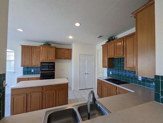 Building Photo - 1822 American Elm Ct