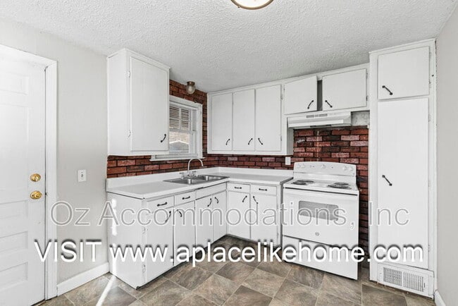 Building Photo - 1501 N 22nd St