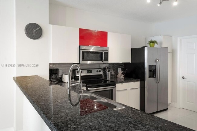 Building Photo - 17050 N Bay Rd