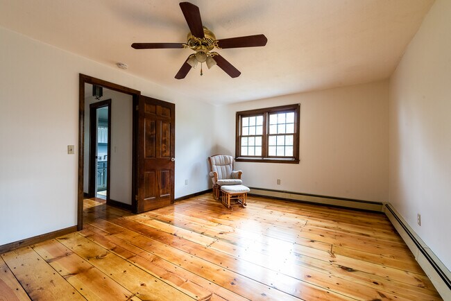 Building Photo - 131 Hemlock Dr
