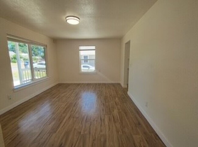 Building Photo - 2680 Edison St