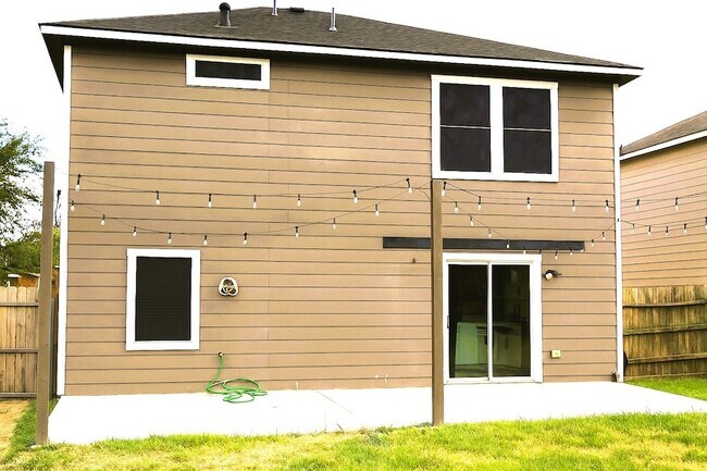 Building Photo - 19314 Cactus Thorn Dr