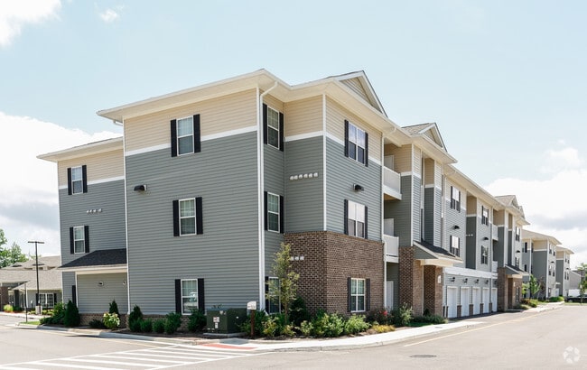 Building Photo - Parkside at Charles Street