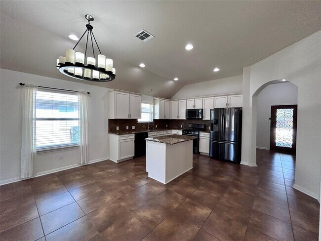 Building Photo - 180 Mystic Hollow