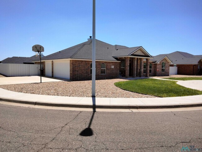 Building Photo - 621 Providence Cir