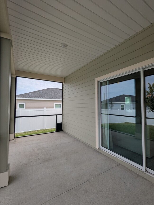 Building Photo - Beautiful newer-construction 4-bedroom, 3-bath home located in Trailhead Landing
