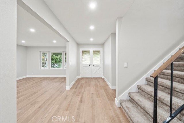 Building Photo - 5262 Kenilworth Dr