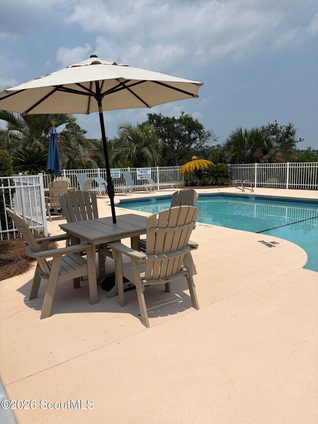 Building Photo - 206 N Windward Dr
