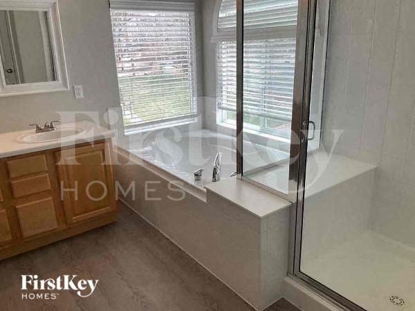 Building Photo - 22640 E River Chase Way