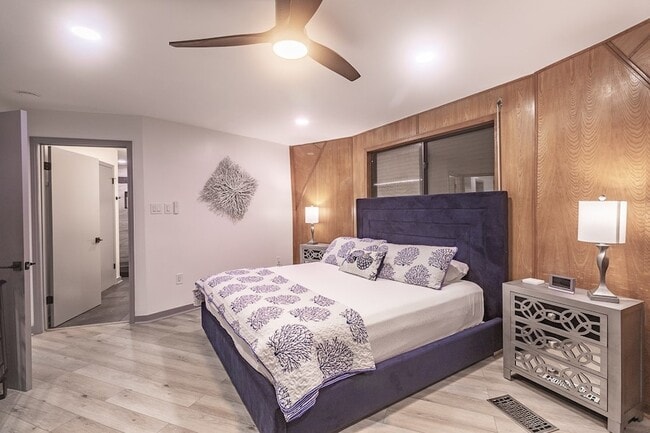 Building Photo - 22814 Verano Dr