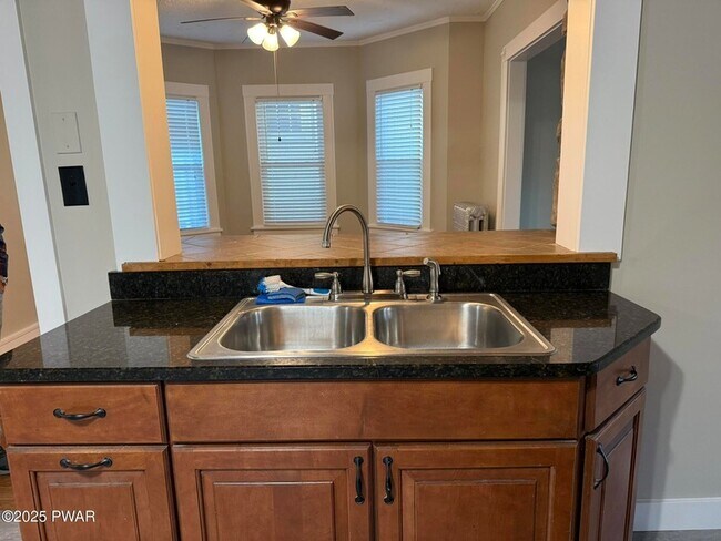 Building Photo - 341 Broad St