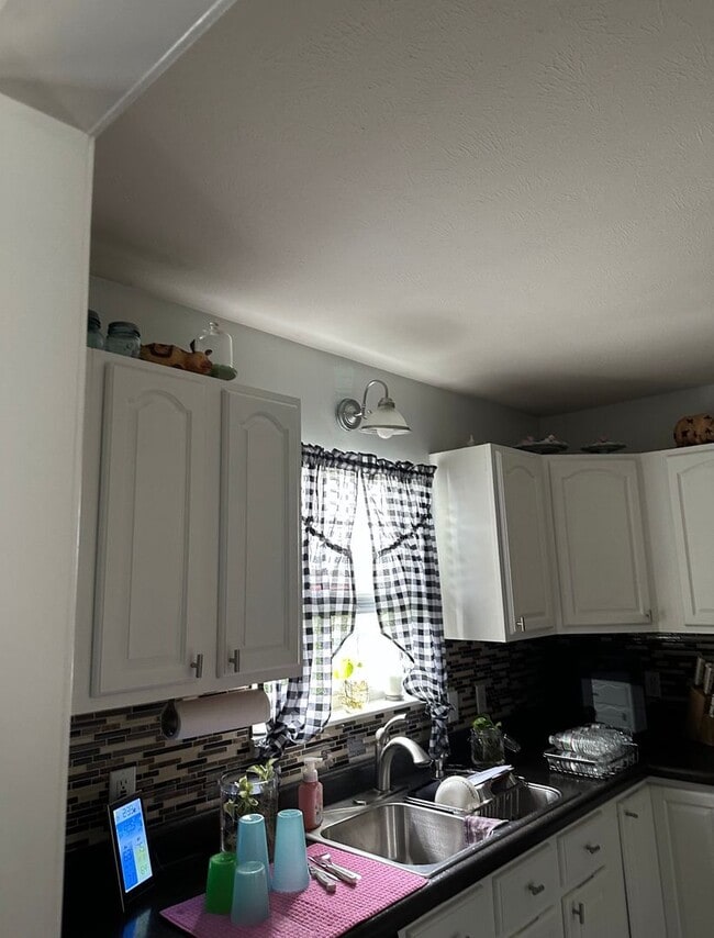 Building Photo - Rutledge 37861 - Beautifully Modernized 3 Bedroom, 2 Bath Home in Deer Ridge Subdivision! - Call ...