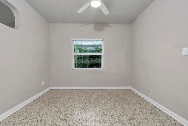 Building Photo - 17 Ocean Breeze