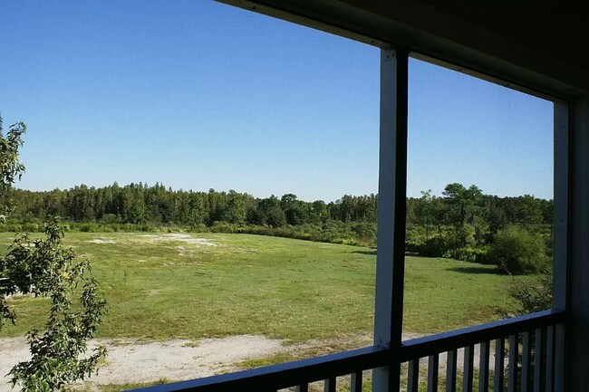 Building Photo - 18547 Bridle Club Dr