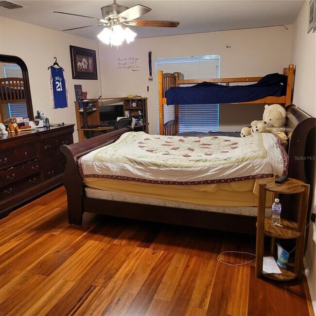 Building Photo - 4124 SW 33rd St