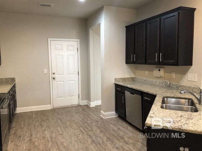 Building Photo - 23738 Havasu Dr