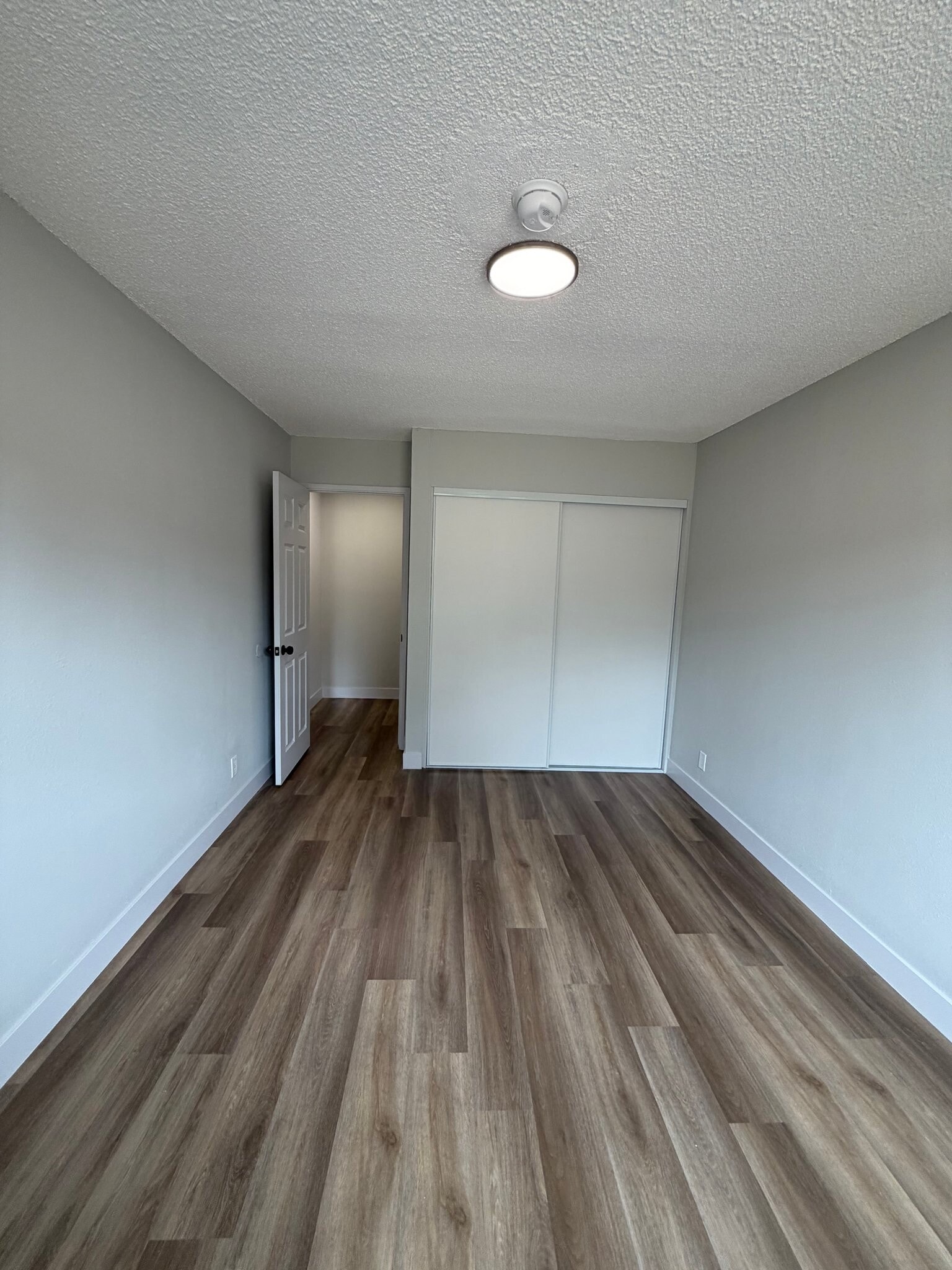 Building Photo - 1207 W 39th Pl