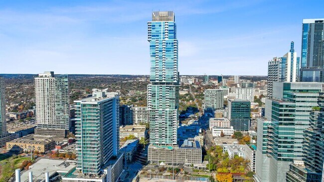 Primary Photo - 301 West Ave