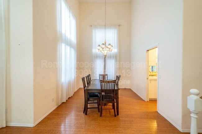 Building Photo - 3655 Shandin Dr