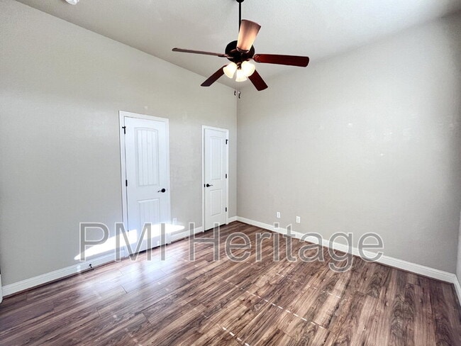 Building Photo - 4300 SW Limestone Ave