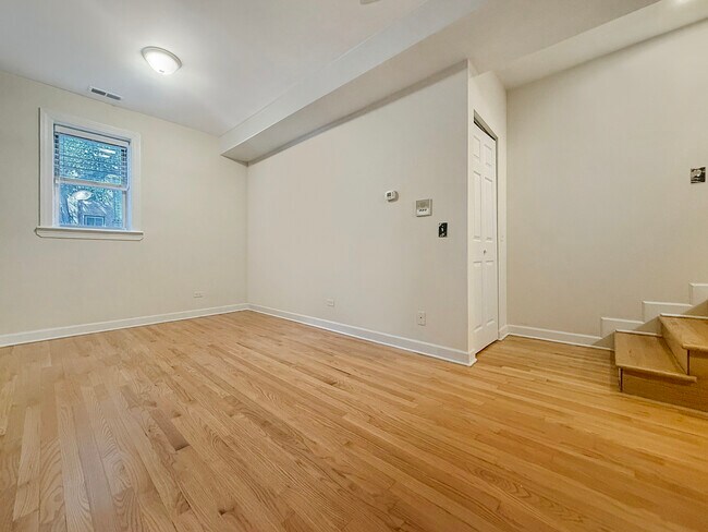 Building Photo - 5255 N Rockwell St