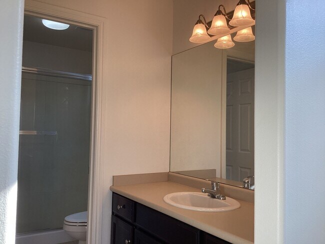 Building Photo - 1587 Etchings Way