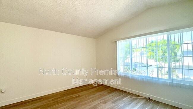 Building Photo - 2995 Lexington Cir