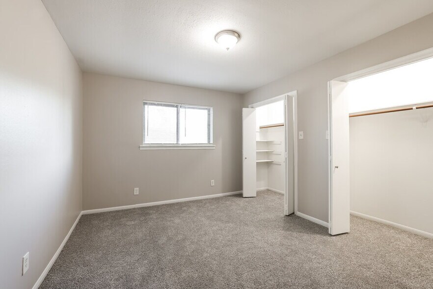 Building Photo - 11715 Gardenglen Dr