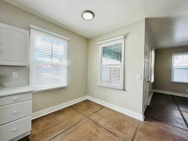 Building Photo - Renovated 3 Bedroom / 3 Bathroom House Nea...