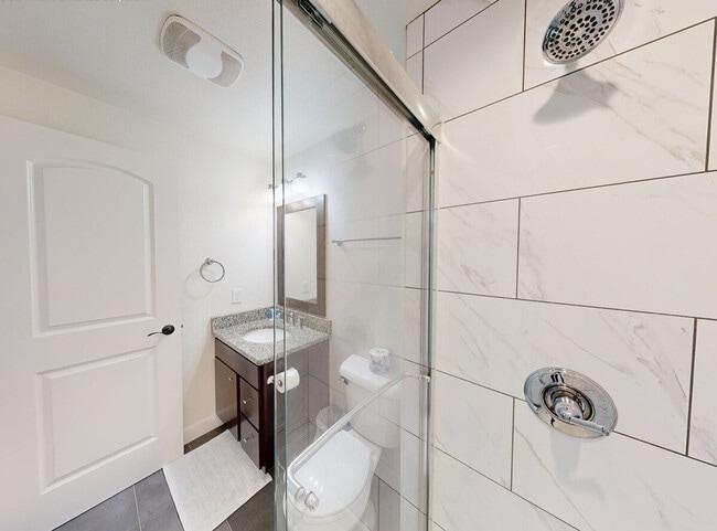 Building Photo - 512 N 10th St