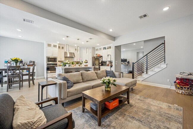 Building Photo - 1212 Brasano Pl