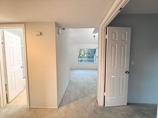 Building Photo - Updated 2 Bedroom, 2 Bath Condo in Gated Summershore Community – San Jose!