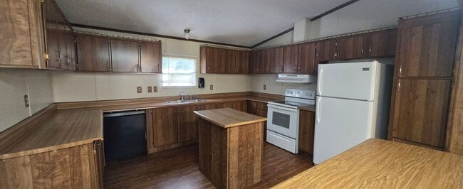 Building Photo - 400 Reneau St