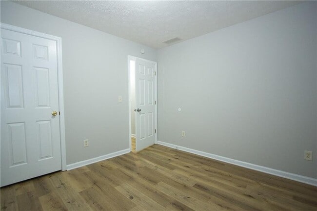 Building Photo - 4442 Gaelic Way SW