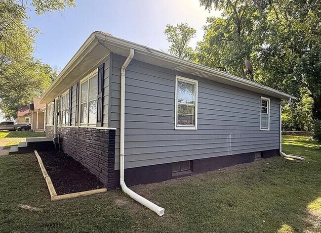 Building Photo - For Lease