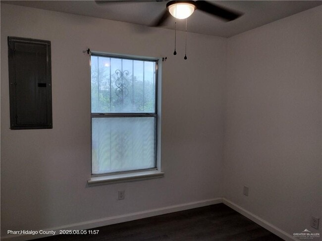 Building Photo - 1203 E Valle Vista Ave