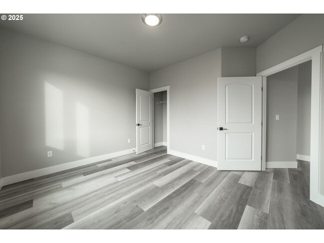 Building Photo - Stunning South Hill Home in Umatilla!!