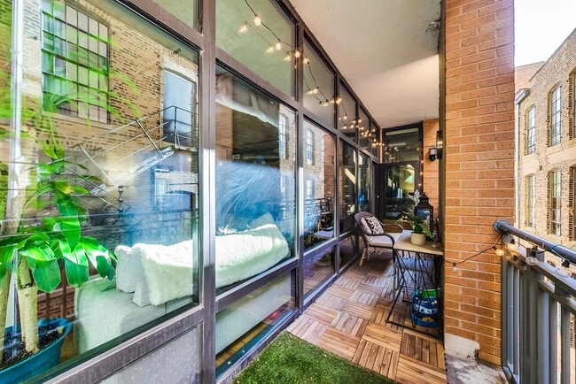 Building Photo - 520 S State St