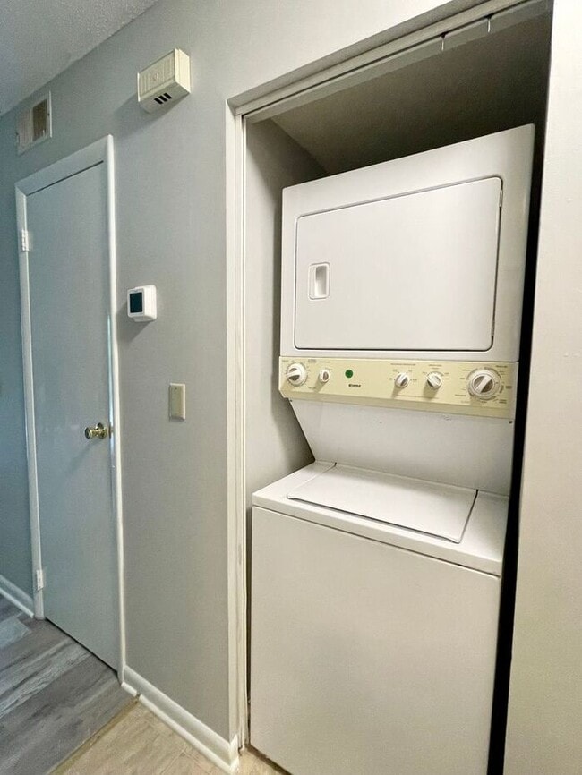 Building Photo - Harbison- -Offering Self Guided Tour with RENTLY!