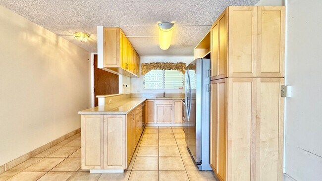 Building Photo - CONVENIENTY LOCATED AND SPACIOUS 2BD/2BA C...