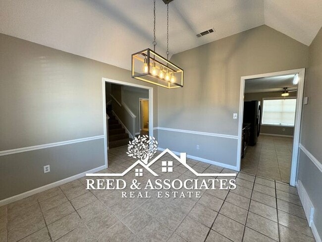 Building Photo - 3 Bedroom + Bonus in Collierville!